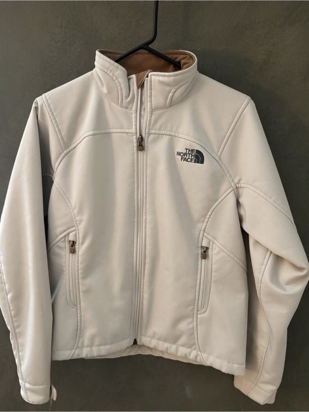 The North Face Women's APEX Soft Shell Thinly Lined Jacket White/Ivory-SP 
EUC!